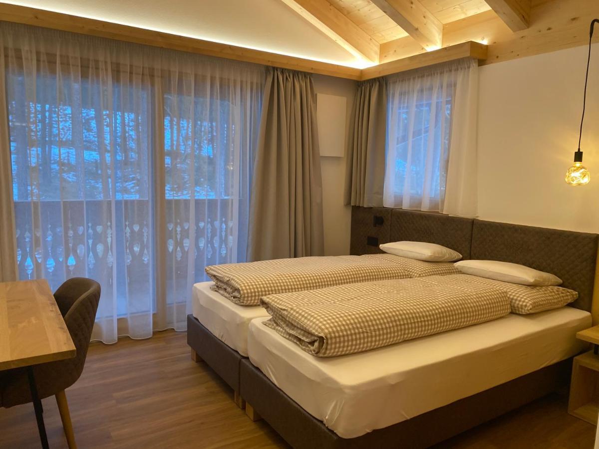 Les Ciases Chalets Dolomites San Vigilio Di Marebbe Exterior foto