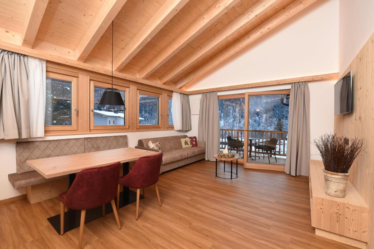 Les Ciases Chalets Dolomites San Vigilio Di Marebbe Exterior foto